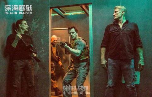 深海越狱曝30秒预告：好莱坞巨星上演绝境生天联手挑战不可能