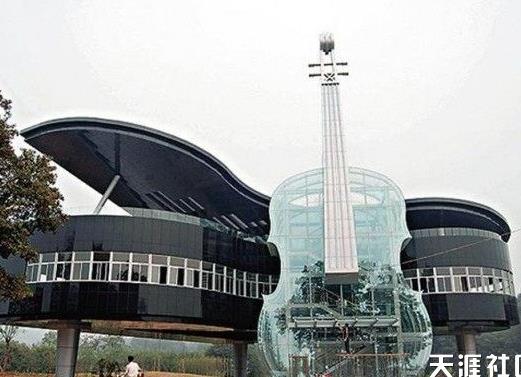 重庆现最苗条电梯：奇葩的最苗条电梯,奇葩建筑盘点