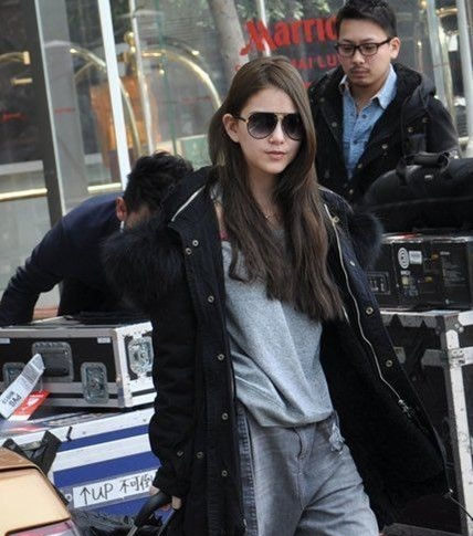 昆凌收工晒美照：靓丽有实力,昆凌资料简介及生活照