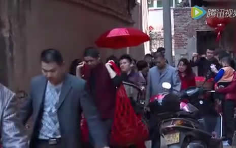 女儿出嫁当天:娘家感人的一幕,感动的出嫁祝福话语 女儿出嫁当天:娘家感人的一幕,感动的出嫁祝福话语