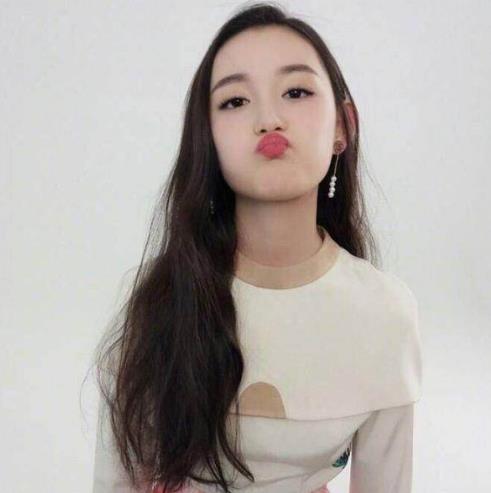 蒋依依最漂亮的照片：近照又美了,她化妆的样子真好看