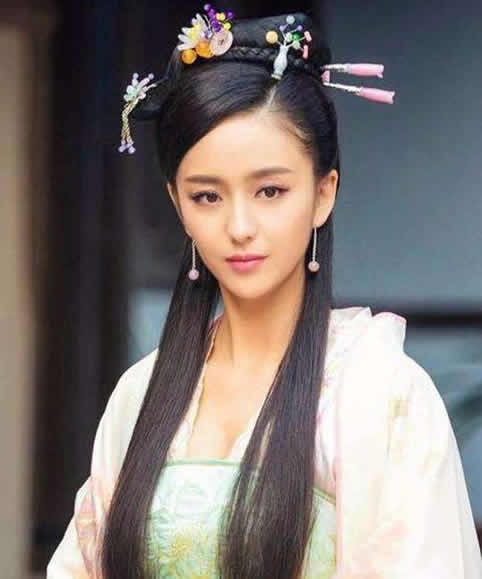 佟丽娅穿短裙秀美腿:佟丽娅端庄优雅,佟丽娅的照片真的很美 佟丽娅穿短裙秀美腿:佟丽娅端庄优雅,佟丽娅的照片真的很美