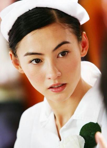 张柏芝晒照心情好：造型简单清爽,张柏芝年轻时候图片