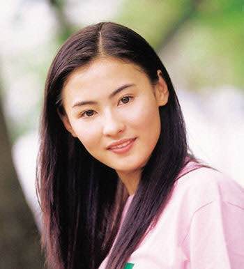 张柏芝晒照心情好：造型简单清爽,张柏芝年轻时候图片