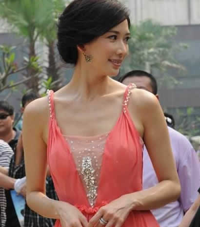 林志玲真的老了：笑容甜美面部臃肿,林志玲年轻照片