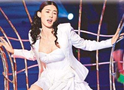 张柏芝斜披长卷发：张柏芝气质优雅,张柏芝资料及图片