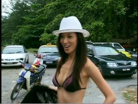 林志玲小露雪肩：眸灿笑美翻众人,林志玲罕见青涩旧照