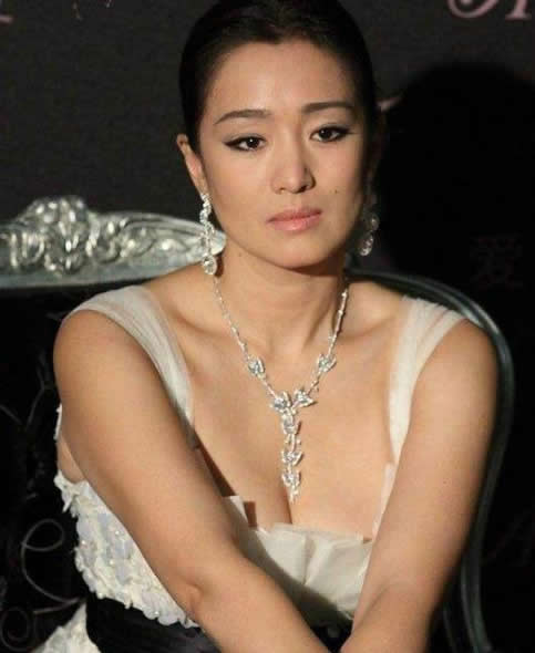 54岁巩俐近照曝光:气质还在与年轻时一样美（图）