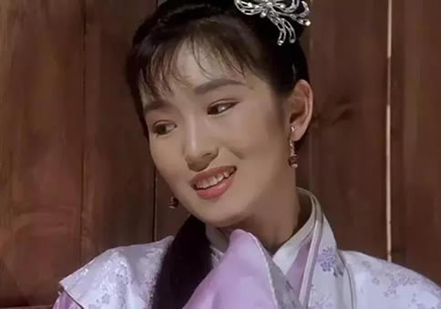 54岁巩俐近照曝光:气质还在与年轻时一样美(图) 54岁巩俐近照曝光:气质还在与年轻时一样美(图)