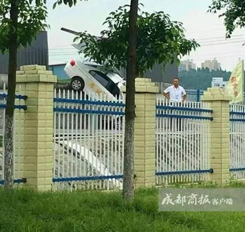 驾考把油门当刹车:车挂了起来,为什么很多人错把油门当刹车了 驾考把油门当刹车:车挂了起来,为什么很多人错把油门当刹车了