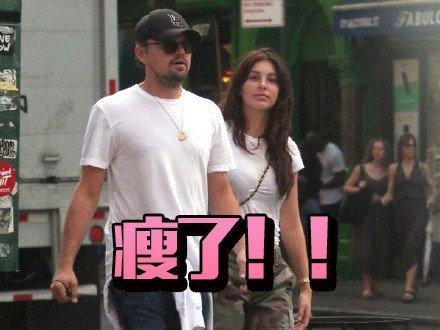 小李子牵女友街头走:小李子终于瘦了,瘦下来才是王道 小李子牵女友街头走:小李子终于瘦了,瘦下来才是王道