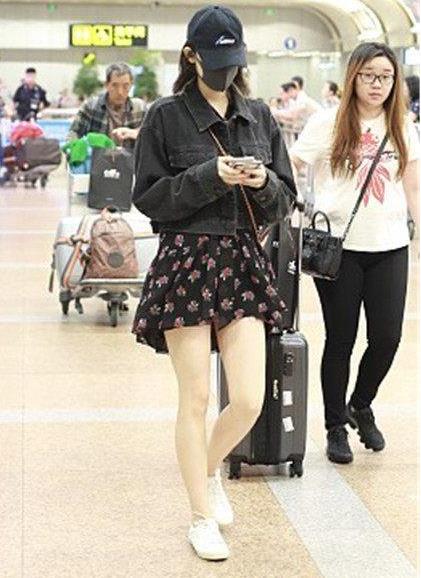 古力娜扎戛纳归来：穿长裙温婉迷人,秀美腿但不露脸