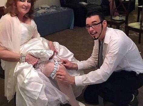 大学生遇黑驾校：土坡歪轮胎,没任何安全措施（图）