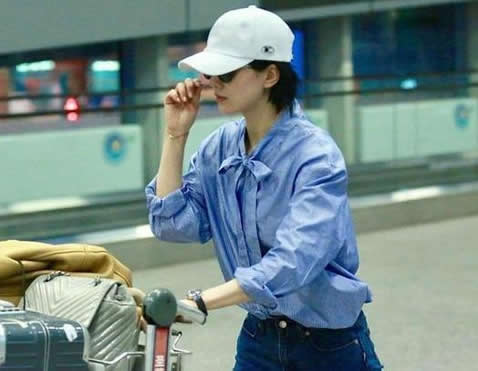 刘诗诗破怀孕传闻:小腹平坦破怀孕传闻(图) 刘诗诗破怀孕传闻:小腹平坦破怀孕传闻(图)