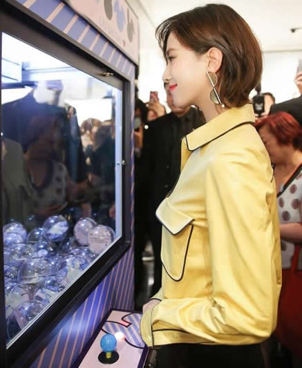 刘诗诗出席活动:红唇甜美笑容迷人,刘诗诗古装照片 刘诗诗出席活动:红唇甜美笑容迷人,刘诗诗古装照片