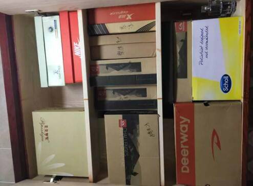 姑娘6年成囤货狂魔:姑娘买买买6年,快递小哥送到麻木 姑娘6年成囤货狂魔:姑娘买买买6年,快递小哥送到麻木