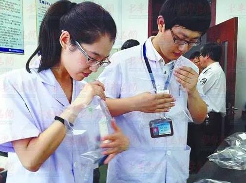 奇葩高薪职业大盘点:陪购师凭逛街赚钱(图) 奇葩高薪职业大盘点:陪购师凭逛街赚钱(图)