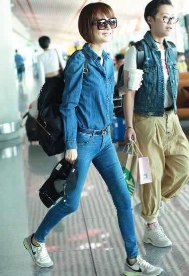 48岁鲁豫近照曝光：机场现身青春时尚,陈鲁豫近照依然消瘦