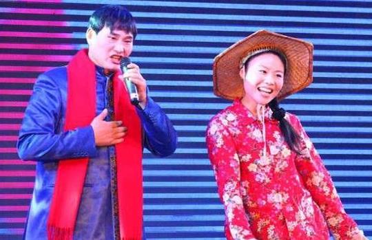 草帽姐捐款修学校:巨款修学校网,友却不买账 草帽姐捐款修学校:巨款修学校网,友却不买账