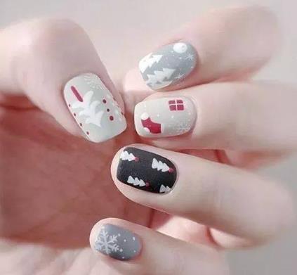 最新2018年爆款美甲款式图片：2018流行美甲图片欣赏