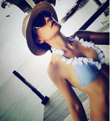 50岁健身女神晒美照：比基尼傲人身材,旅游组图美照