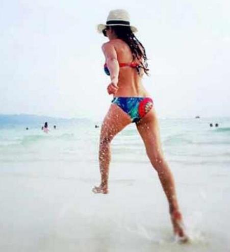 50岁健身女神晒美照：比基尼傲人身材,旅游组图美照