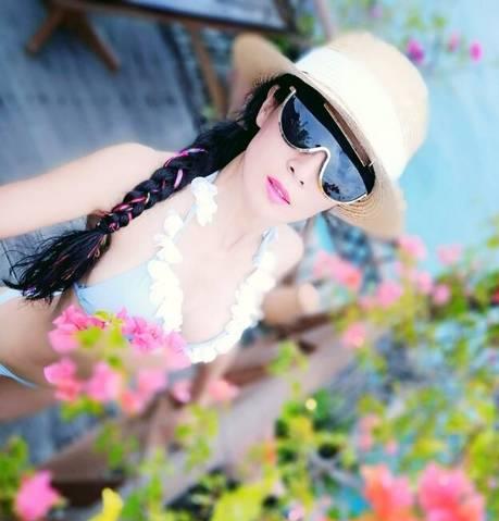 50岁健身女神晒美照：比基尼傲人身材,旅游组图美照