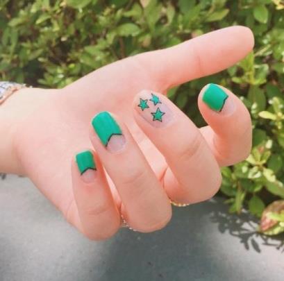 2018美甲图片最新款型：2018美甲流行什么款式,新款式美甲图片