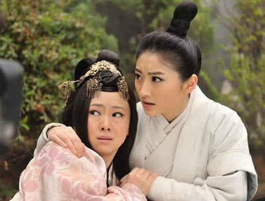 49岁翁虹探班景甜:好似姐妹花,景甜与翁虹的缘分 49岁翁虹探班景甜:好似姐妹花,景甜与翁虹的缘分