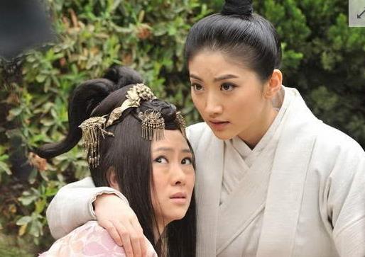 49岁翁虹探班景甜:好似姐妹花,景甜与翁虹的缘分 49岁翁虹探班景甜:好似姐妹花,景甜与翁虹的缘分