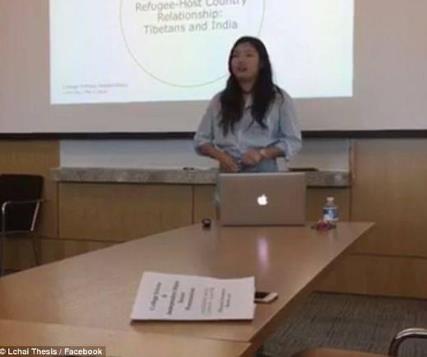 美国女大学生穿内衣做论文答辩：只因老师这句话（图）