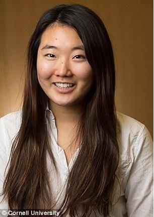 美国女大学生穿内衣做论文答辩：只因老师这句话（图）