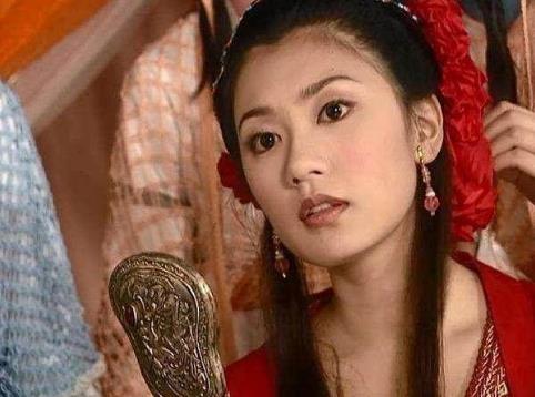 贾静雯晒照：天生丽质素颜照,贾静雯年轻时的照片