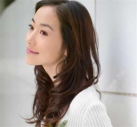 韩雪穿过膝靴秀美腿:时髦又显气质甜笑不断,韩雪资料背景 韩雪穿过膝靴秀美腿:时髦又显气质甜笑不断,韩雪资料背景