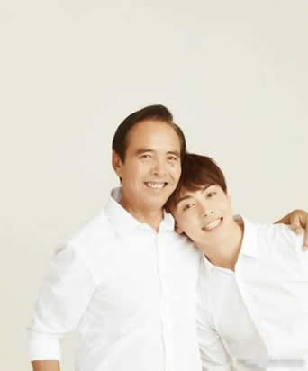 马天宇晒和爸爸合影:与父亲曾经合照,画面非常温馨幸福 马天宇晒和爸爸合影:与父亲曾经合照,画面非常温馨幸福