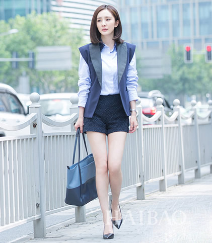 杨幂变时髦女郎：卷发涂红唇穿蛋糕裙,杨幂资料图片