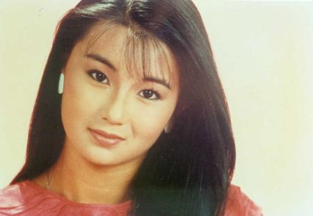 张曼玉个人资料简介：张曼玉早年经历,张曼玉早年间清纯照