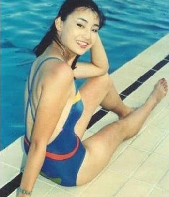 张曼玉个人资料简介：张曼玉早年经历,张曼玉早年间清纯照