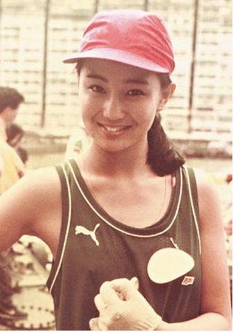 张曼玉个人资料简介：张曼玉早年经历,张曼玉早年间清纯照