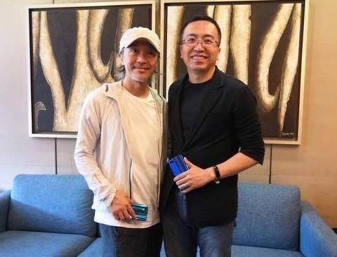 55岁周星驰近照曝光:面容憔悴身形消瘦,为什么不结婚 55岁周星驰近照曝光:面容憔悴身形消瘦,为什么不结婚