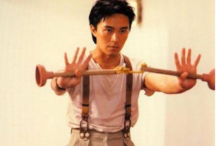 55岁周星驰近照曝光:面容憔悴身形消瘦,为什么不结婚 55岁周星驰近照曝光:面容憔悴身形消瘦,为什么不结婚