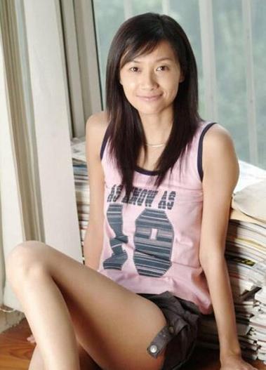 徐静蕾穿校服扎马尾：笑容甜美似18岁,徐静蕾年轻时的照片