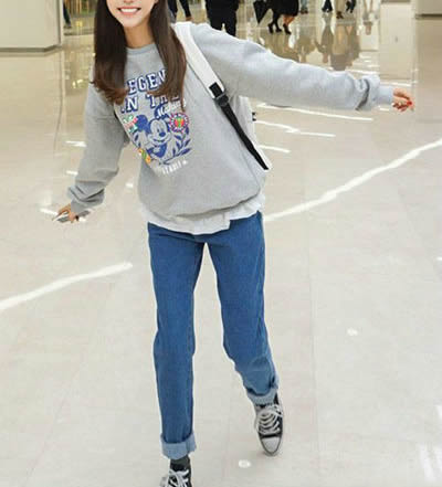 卫衣配什么裤子：卫衣配什么裤子好看