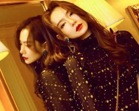 戚薇黑色热裤露美腿：露美腿韩系十足,戚薇资料简介及图片