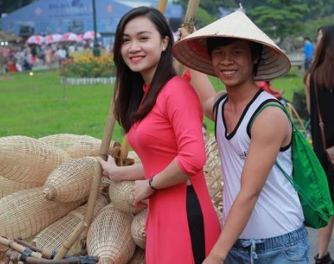 盘点各个国家的奇葩习俗：世界十大奇葩习俗大盘点