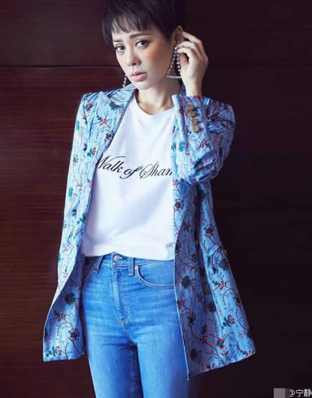 46岁宁静短发配西装：干练又魅惑,宁静年轻时照片
