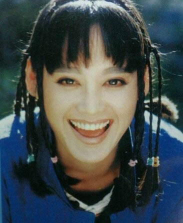 46岁宁静短发配西装：干练又魅惑,宁静年轻时照片