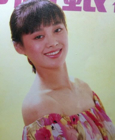 46岁宁静短发配西装：干练又魅惑,宁静年轻时照片