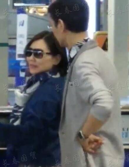 郑少秋妻子近照曝光:官晶华休闲打扮,郑少秋古装图片 郑少秋妻子近照曝光:官晶华休闲打扮,郑少秋古装图片