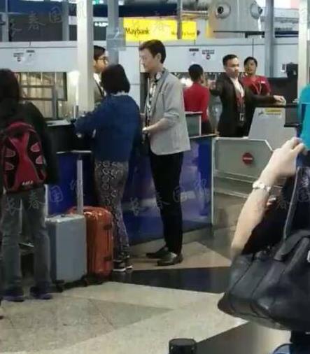 郑少秋妻子近照曝光:官晶华休闲打扮,郑少秋古装图片 郑少秋妻子近照曝光:官晶华休闲打扮,郑少秋古装图片